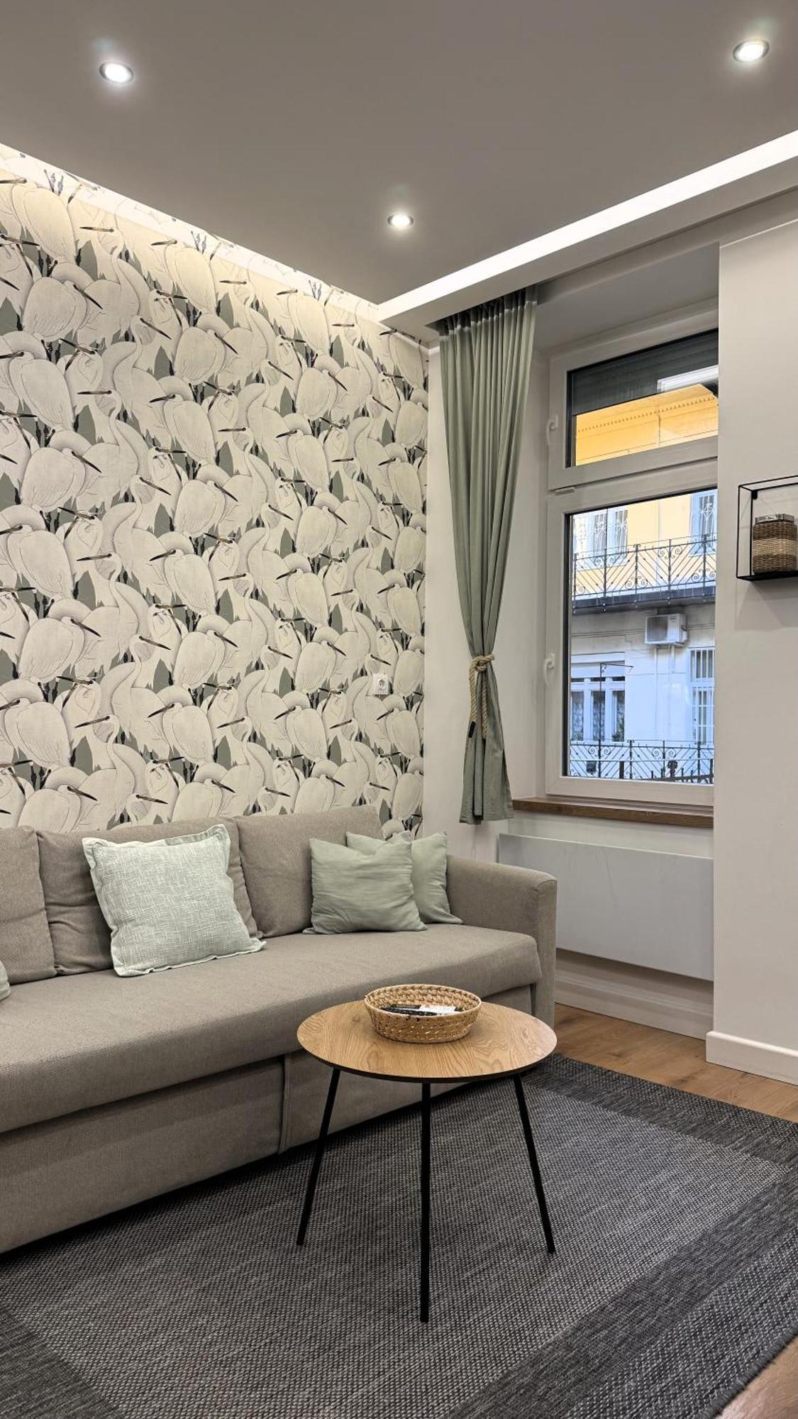 Sipsix Apartment - Modern 2 Bedroom Newly Renovated Flat With Ac In Budapest City Centre — Photos 3